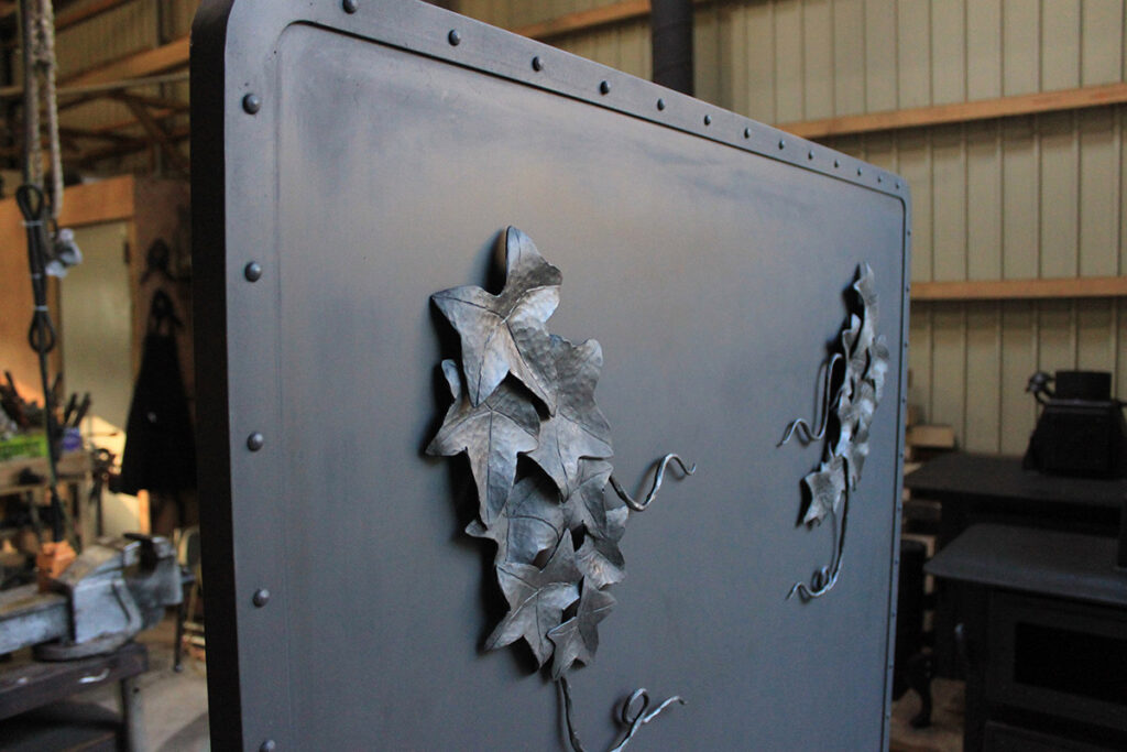 おのストーブ製 薪ストーブ 施工事例 No.002（高知県・薪ストーブ・オーダー製作の遮熱板）