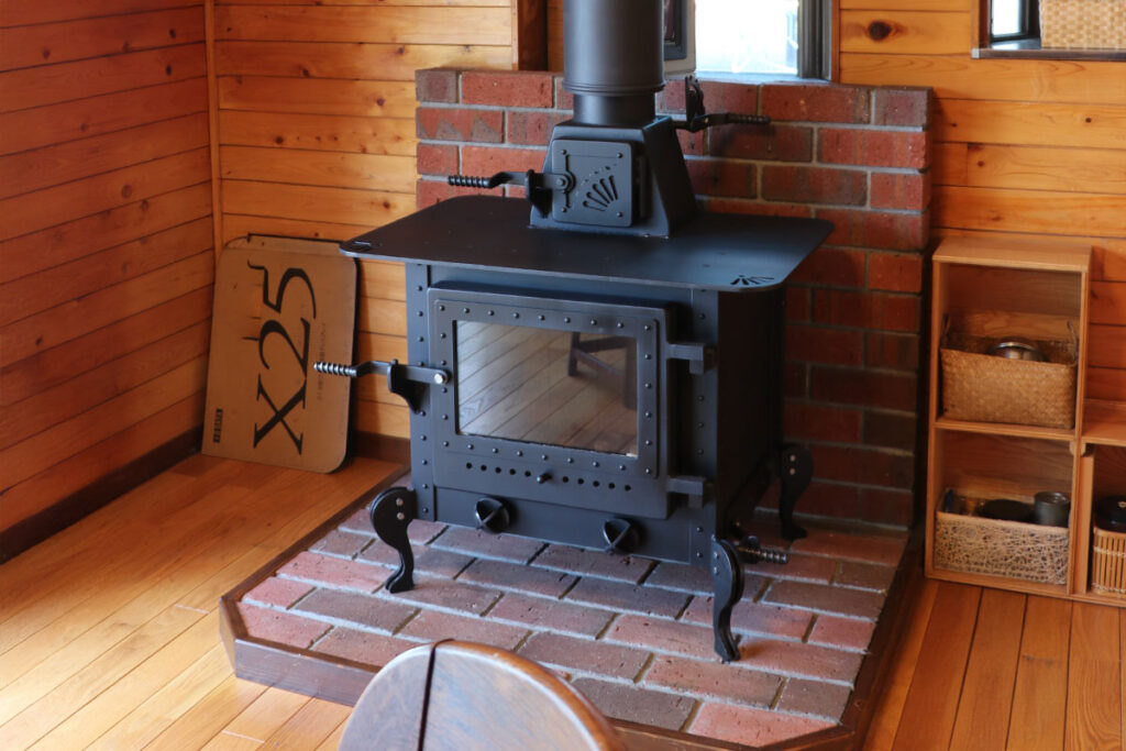 おのストーブ製 薪ストーブ 施工事例 No.003（高知県・日本家屋・薪ストーブを設置したお部屋）