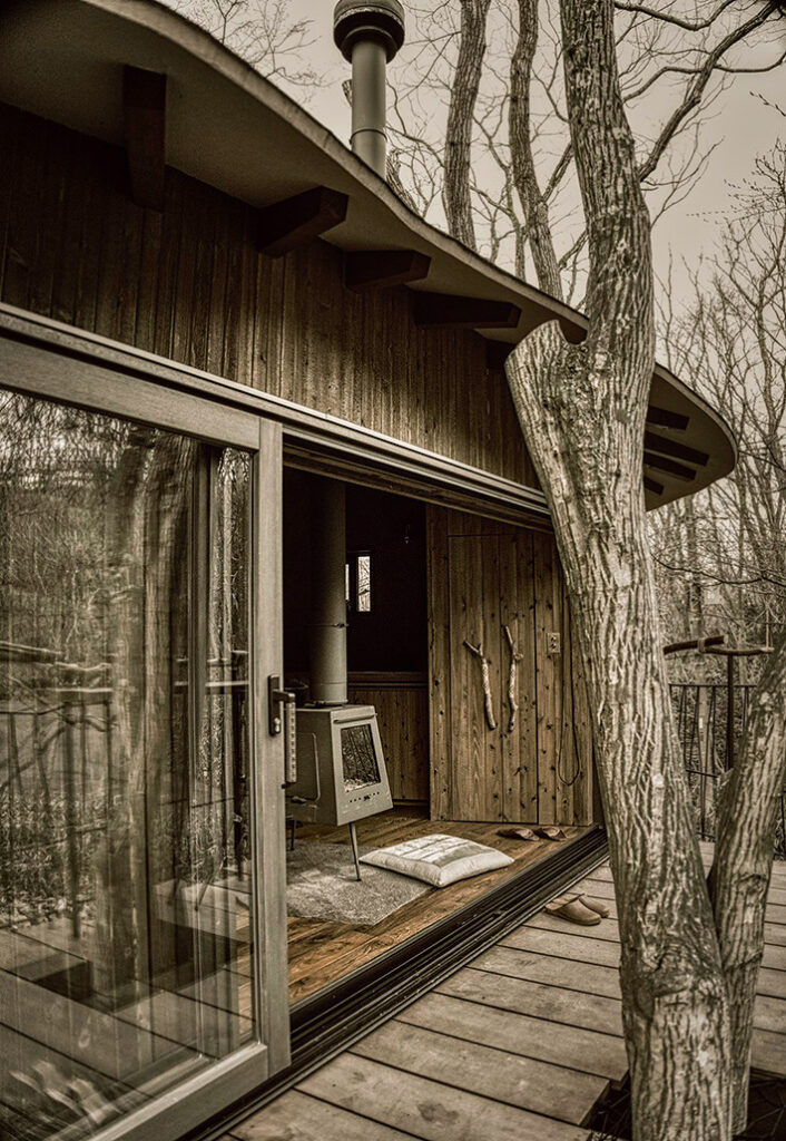 おのストーブ製 薪ストーブ 施工事例 No.103（箱根・ツリーハウス・薪ストーブとデッキ）