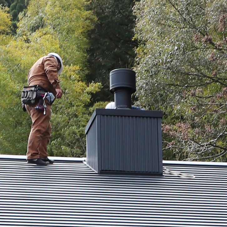 薪ストーブ煙突・囲いフラッシング・おのストーブ